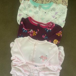 ❌❌SOLD❌❌5 baby girl sleepers